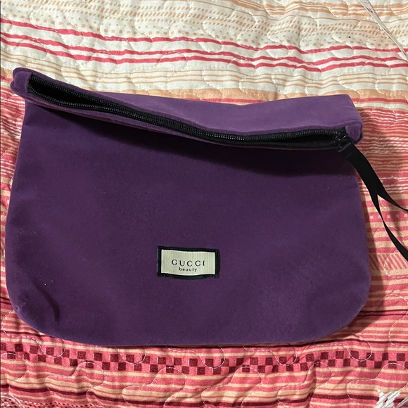 Gucci Luxurious Purple Velvet Beauty Bag - Picture 11 of 11